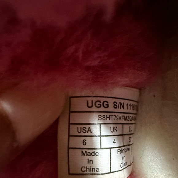 UGG Women's Pink Slip-On Slippers SZ 6 Box5 - Picture 5 of 6